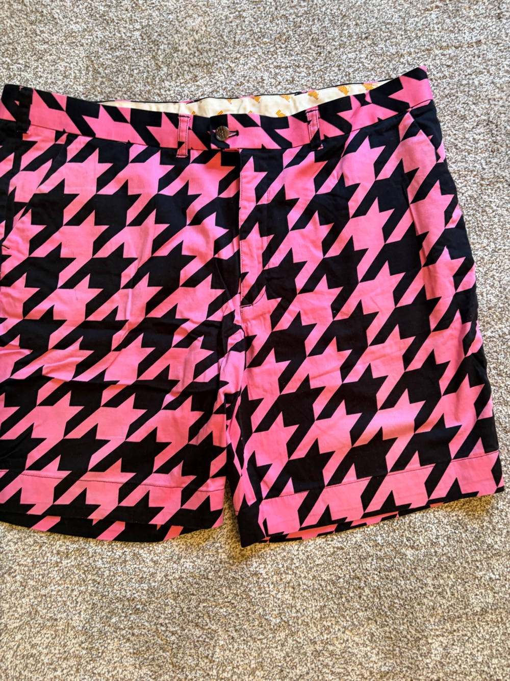 Loudmouth Golf Shorts Pink and Black Houndstooth Size 44